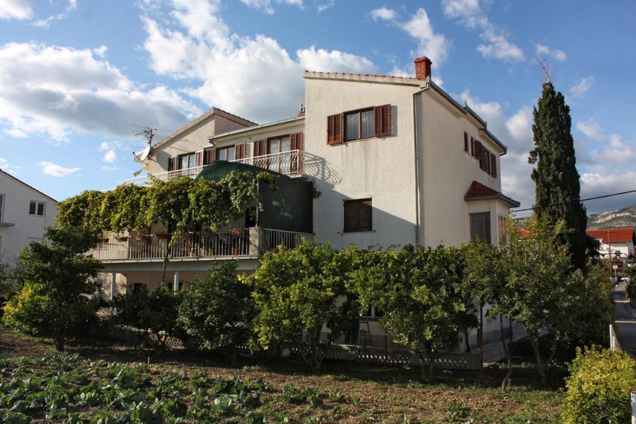 Apartments With A Parking Space Kastel Stafilic, Kastela - 5219 Экстерьер фото